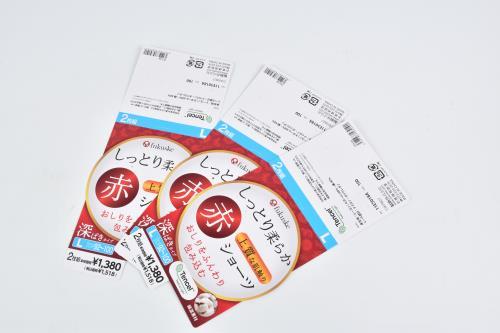 标签纸卡：信息枢纽与品牌价值的微缩放大器